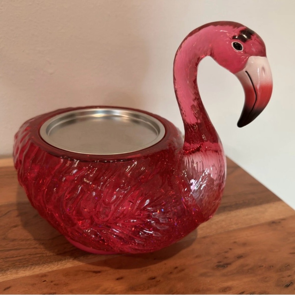 Bath & Body Works: Light Up Pink Flamingo 3-Wick Candle Holder - Picture 3 of 4